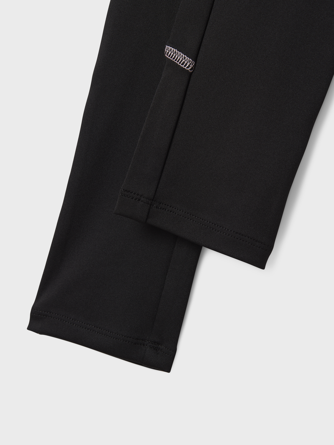 model_shot-front_full